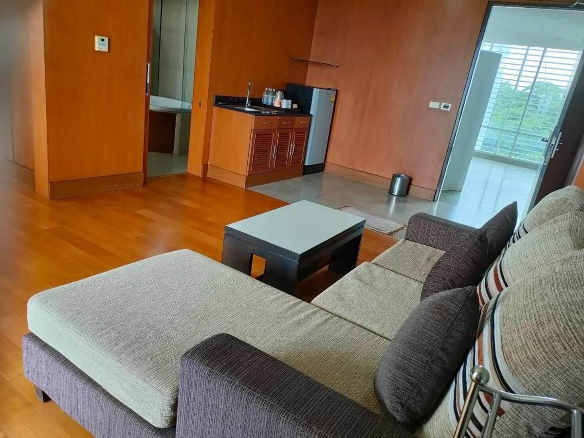 Uniland Golf & Resort Nakhon Pathom Zewnętrze zdjęcie