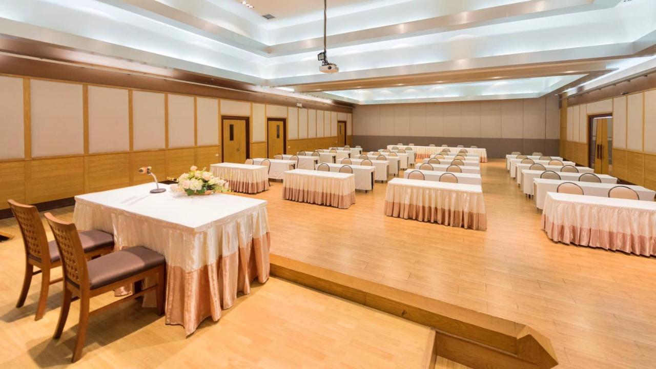 Uniland Golf & Resort Nakhon Pathom Zewnętrze zdjęcie