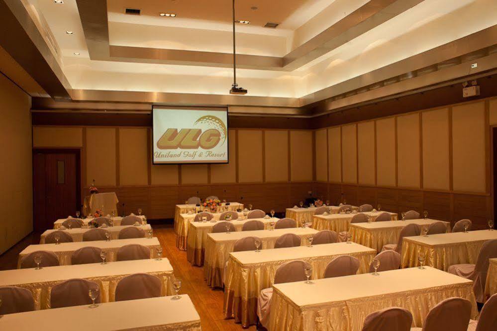 Uniland Golf & Resort Nakhon Pathom Zewnętrze zdjęcie